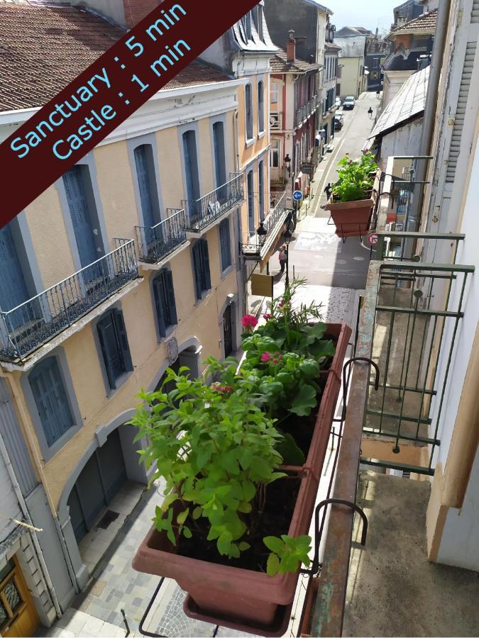 Private Independant Flat - Lourdes City Center - 2 Balconies Buitenkant foto