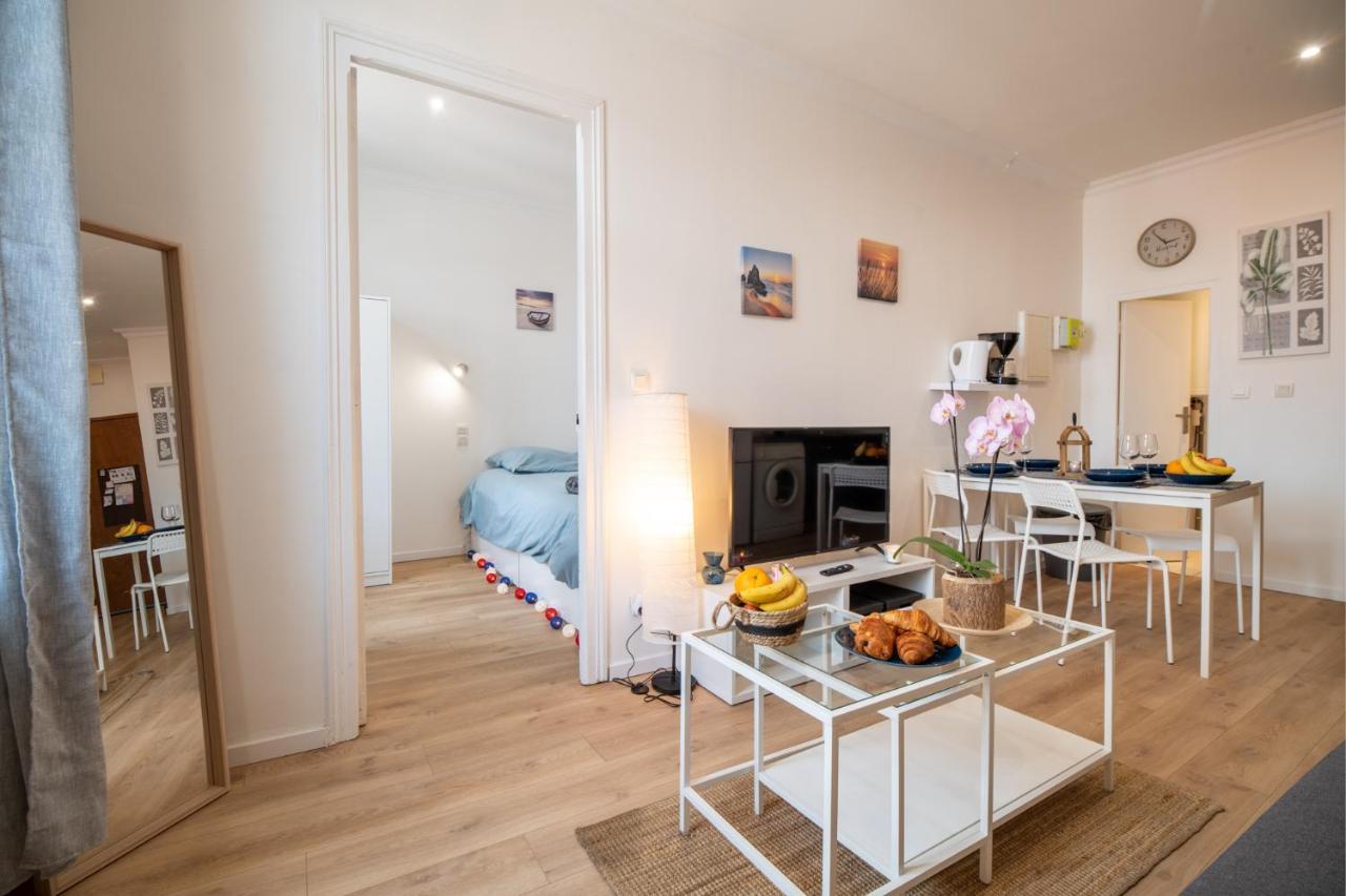 Private Independant Flat - Lourdes City Center - 2 Balconies Buitenkant foto